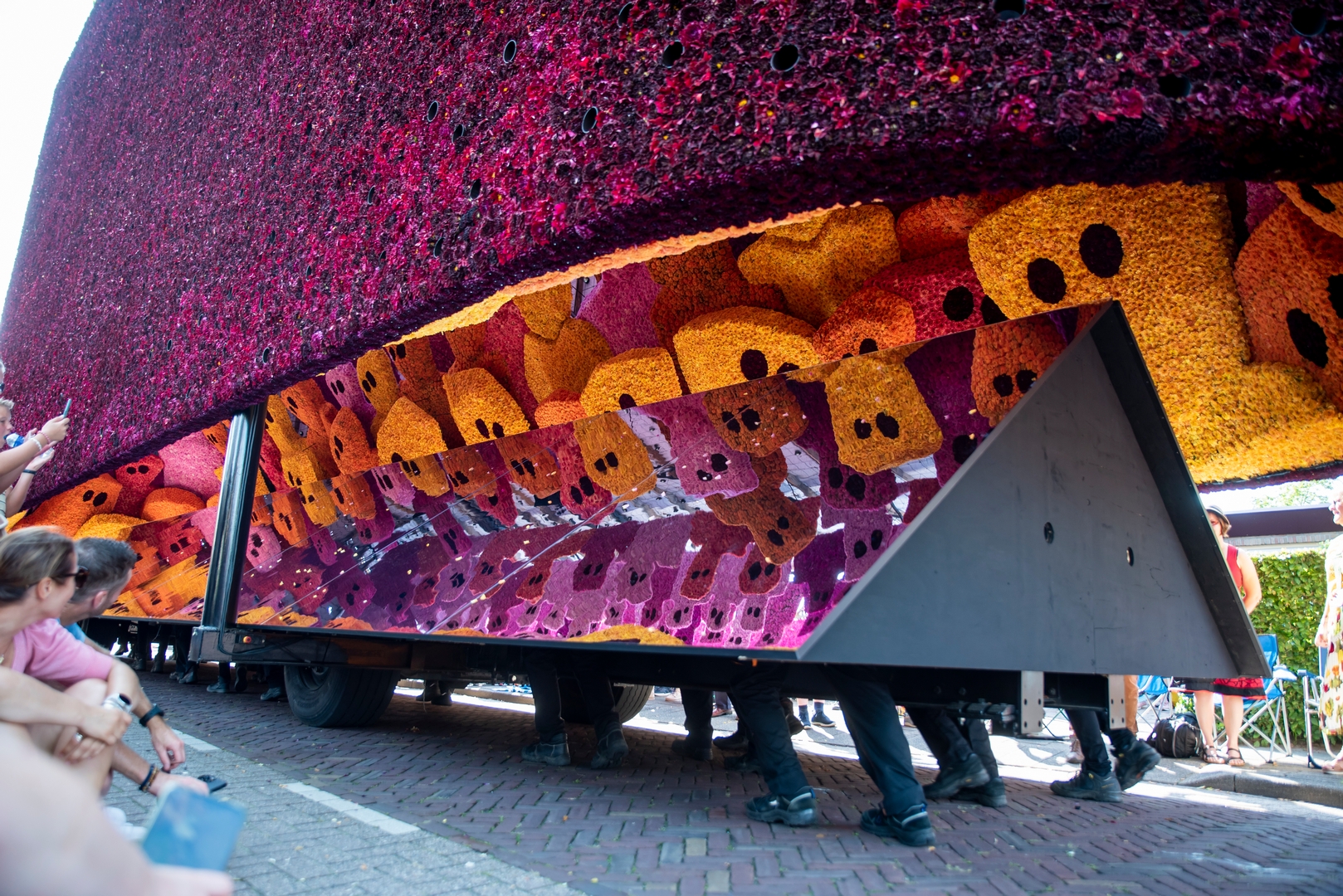 8.000.000.000, Foto Luzanne Foesenek
