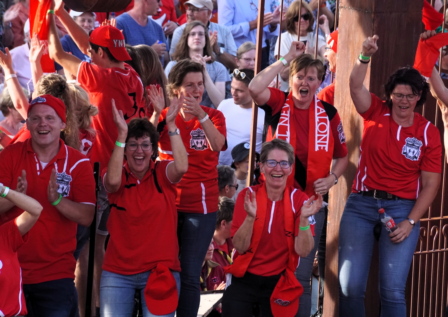 You'll never walk alone, Foto Ad van den Kieboom