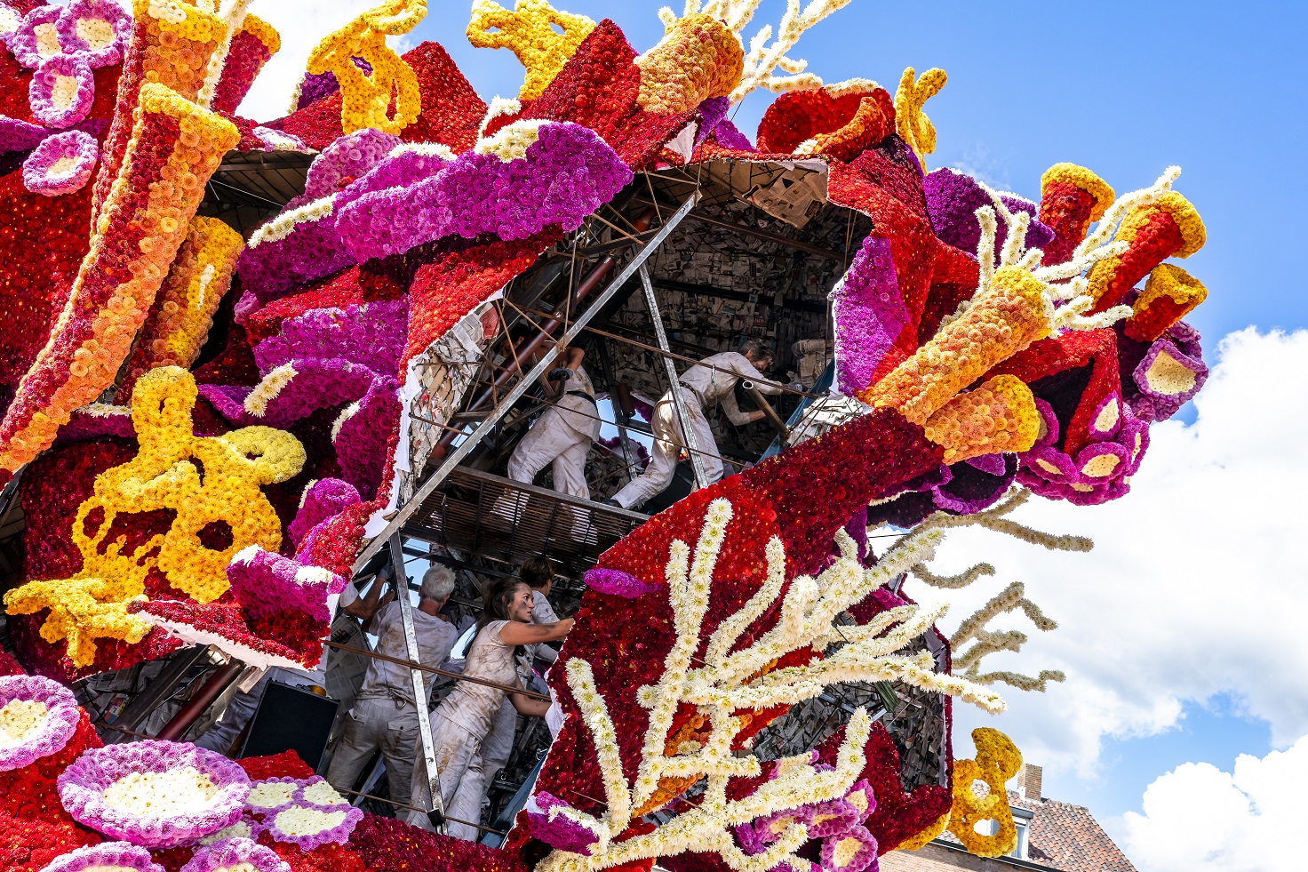 Netherlands:  Flower parade Zundert