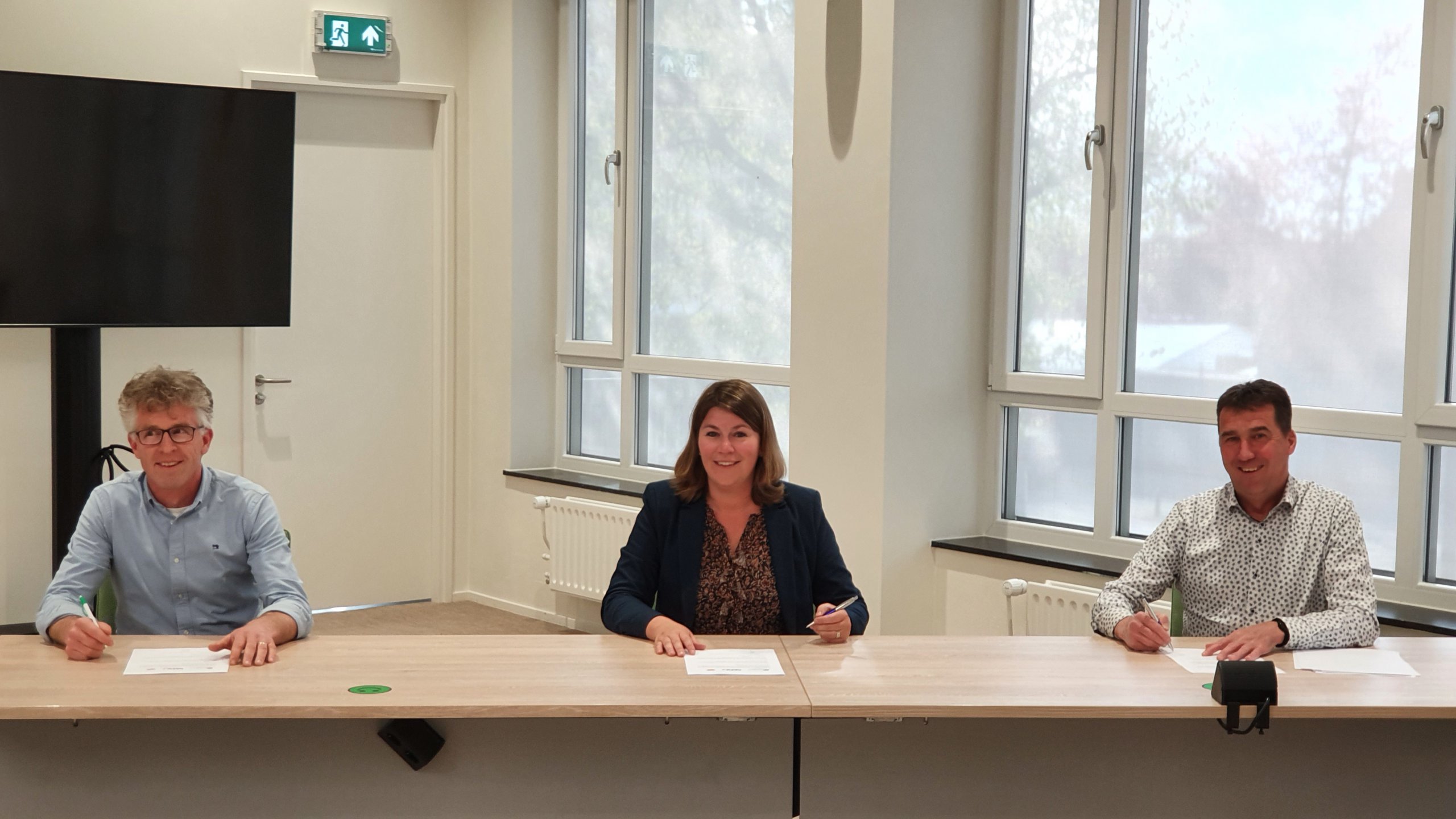 Ondertekening 3 partijen overeenkomst dd 2-5-2021